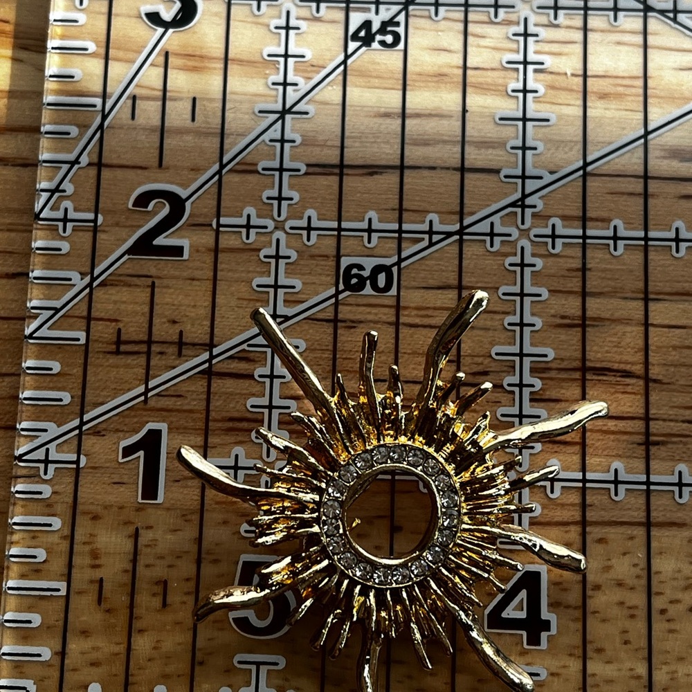 Gold Sunburst Brooch with Crystals - Picture 2 of 2